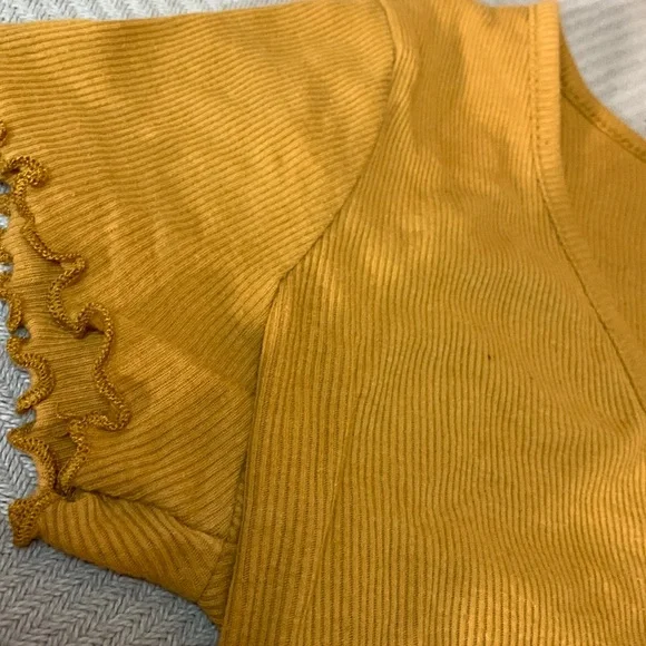 Bozzolo Yellow Crop Top - Picture 2 of 5